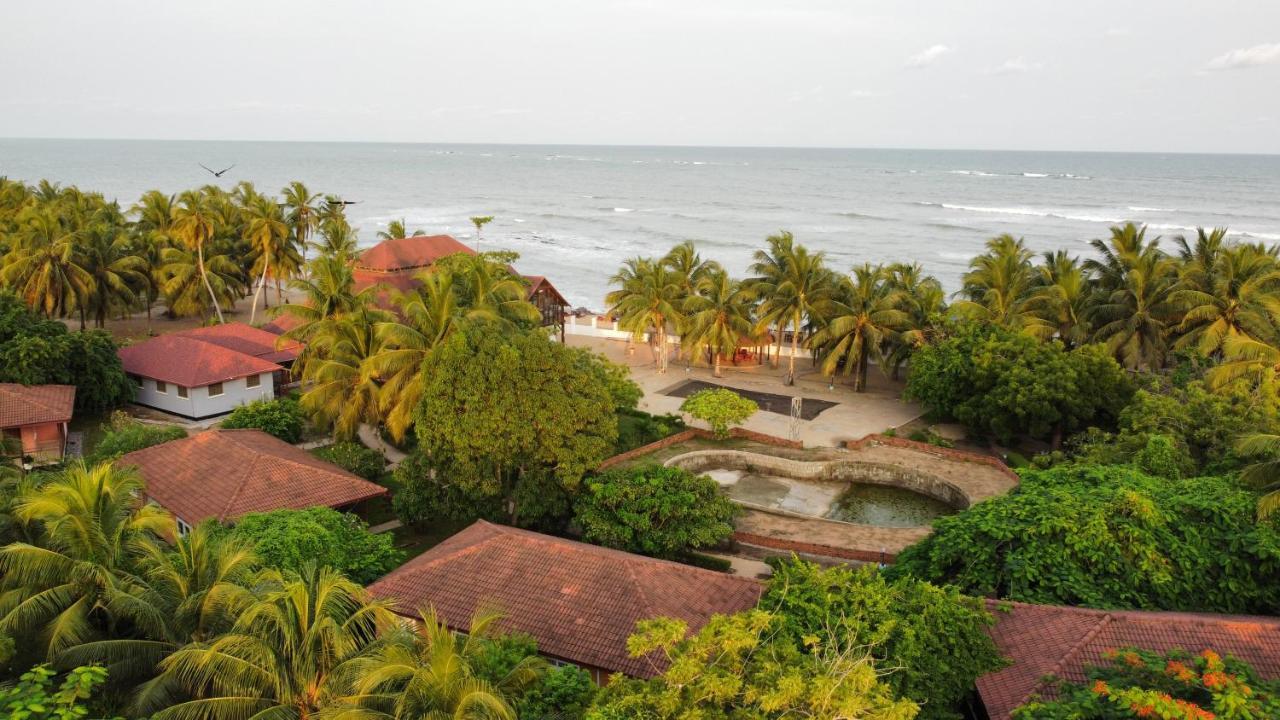 Charlestina Beach Resort Ampeni Exterior photo