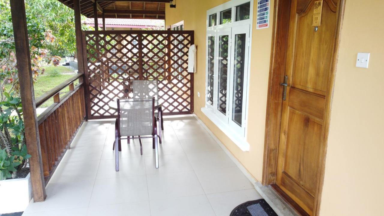 Charlestina Beach Resort Ampeni Exterior photo