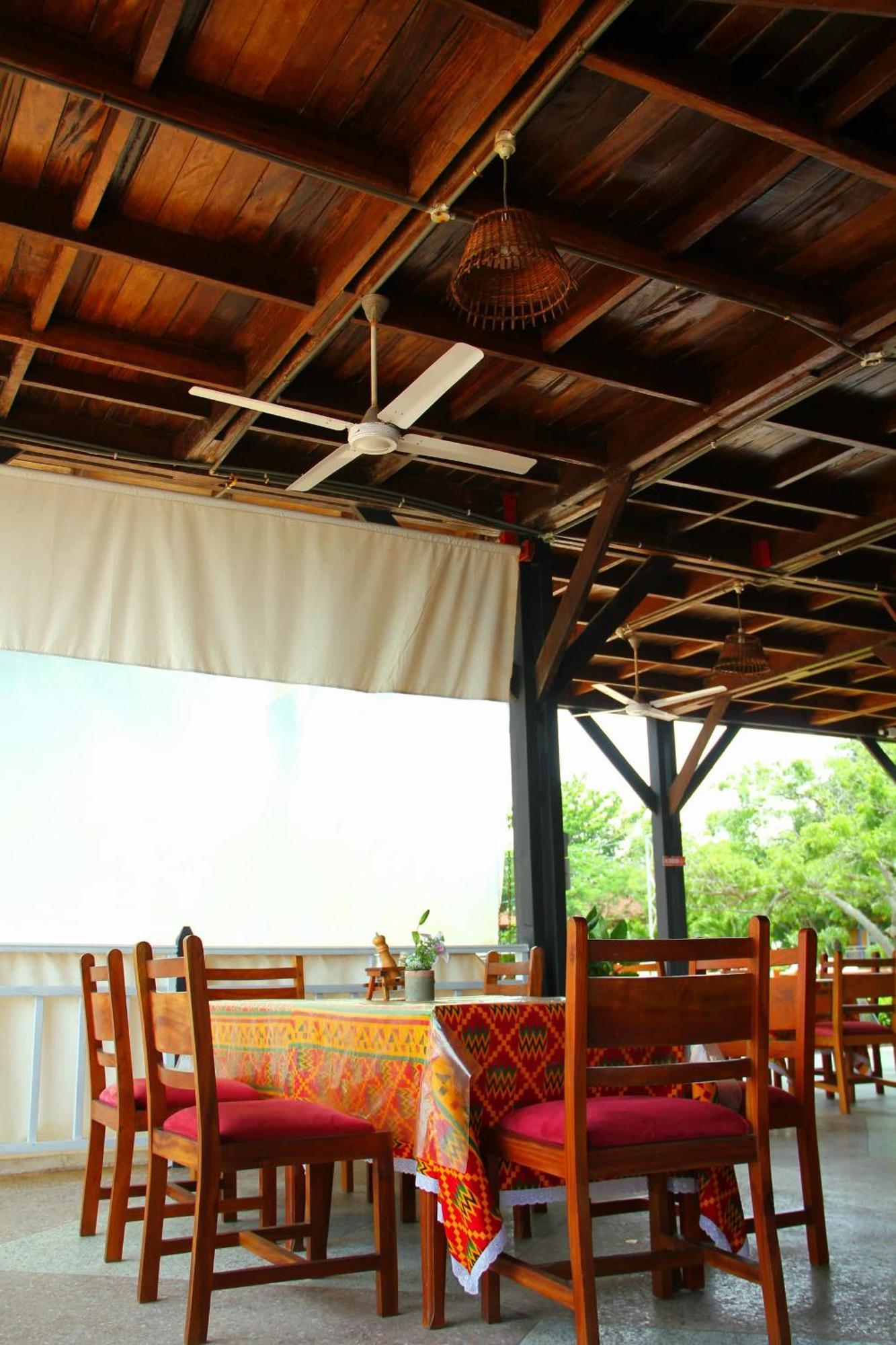 Charlestina Beach Resort Ampeni Exterior photo