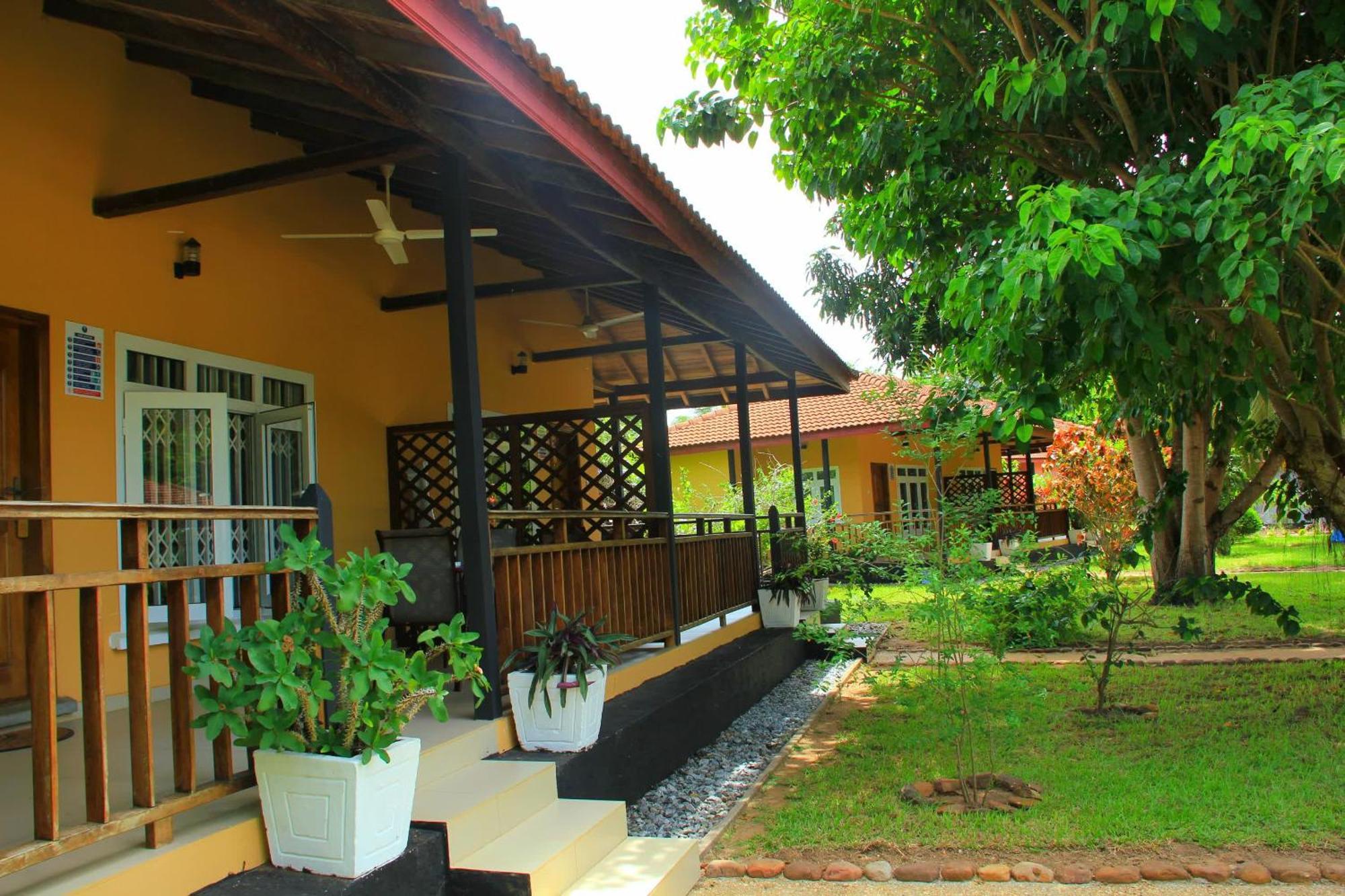 Charlestina Beach Resort Ampeni Exterior photo