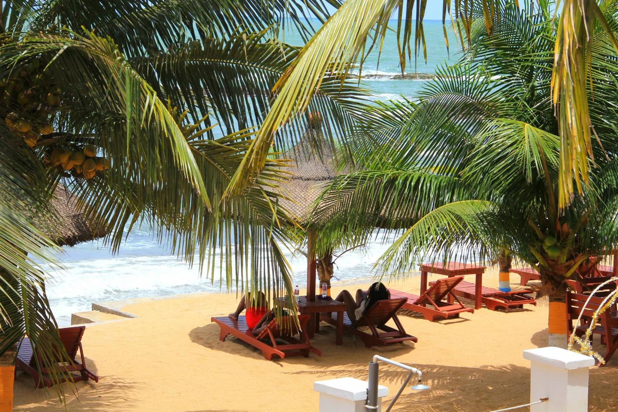 Charlestina Beach Resort Ampeni Exterior photo